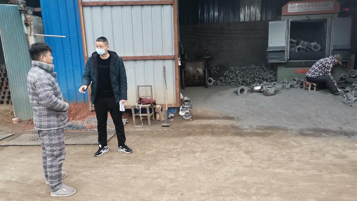 3人神同步拿灭火器20秒灭火