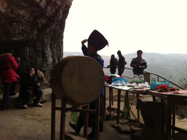 长沙一老人自费修百米登山木梯