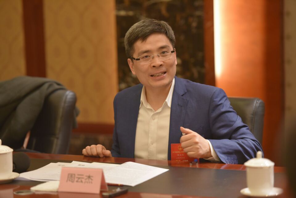 周云杰说自己曾经也是个E人