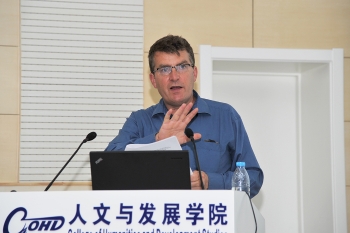大学退休教授63小时卖出753台问界