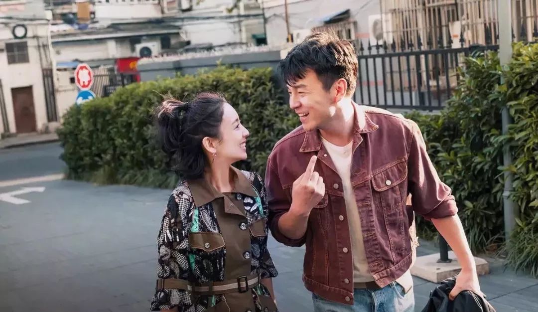 4年前在医院和爸爸啃包子男孩现状