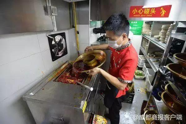 小龙坎将顾客未吃完剩菜回收再销售