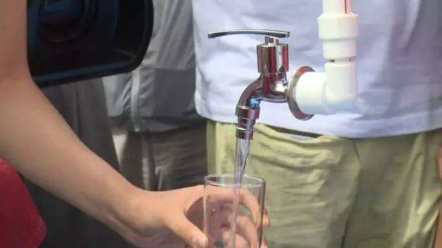 净水器水管接反 女子喝5年“废水”