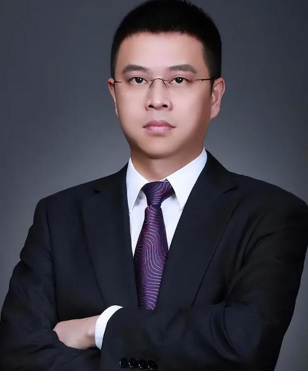 80后“少帅”出任800亿国企董事长