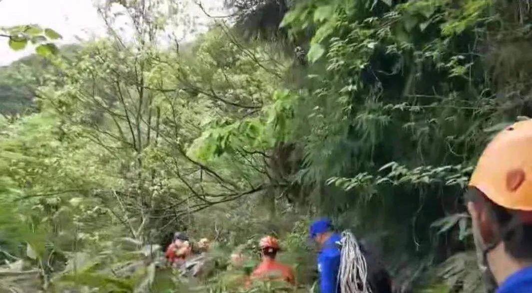 女子回应在景区捡到150克大金链