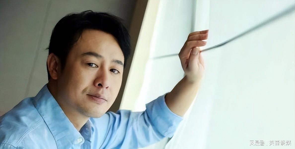 剧组负责人：粉丝疑送张颂文白花