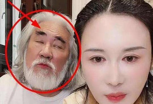 张纪中夫妇现身车站 杜星霖产后脸肿