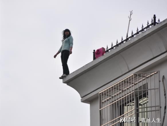 海归女硕士婚前跳楼自杀 家属发声