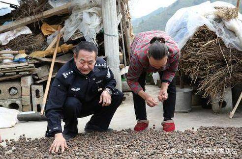 18岁禁毒战士的葬礼全场被马赛克