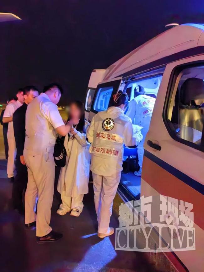 女乘客突发幽闭恐惧症 客机紧急备降