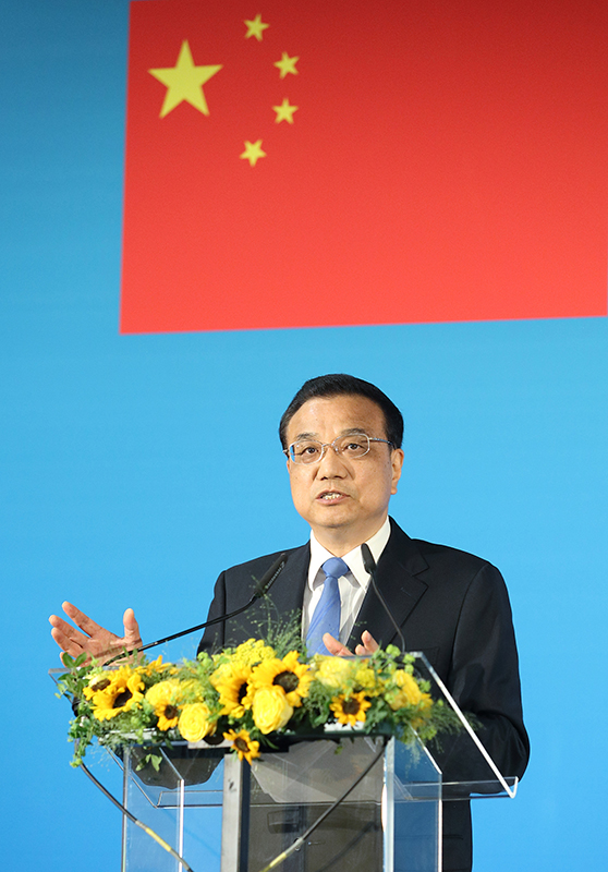 李强同欧盟委员会主席通电话