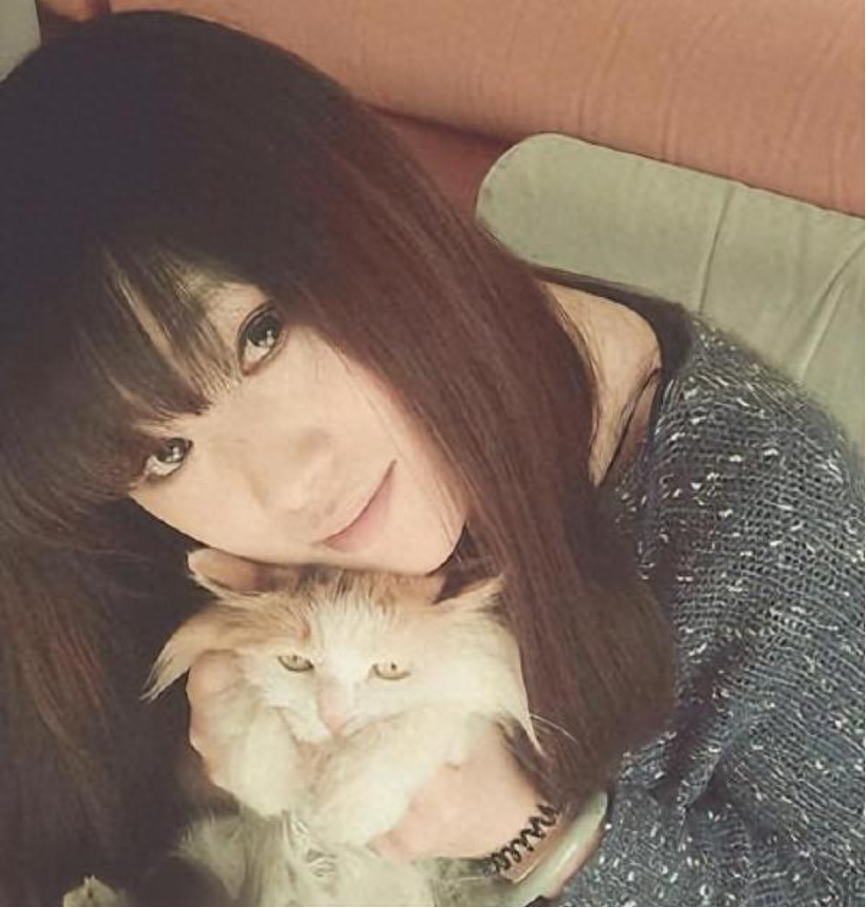 28岁女歌手患上“美人病”