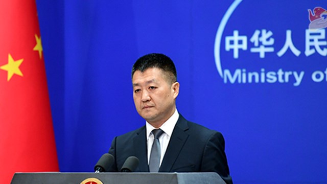 外交部回应美防长言论：自己照照镜子