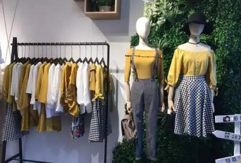 店主解释为何女装越做越小