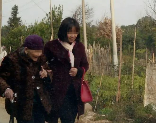 八旬老人与亡子女友再婚