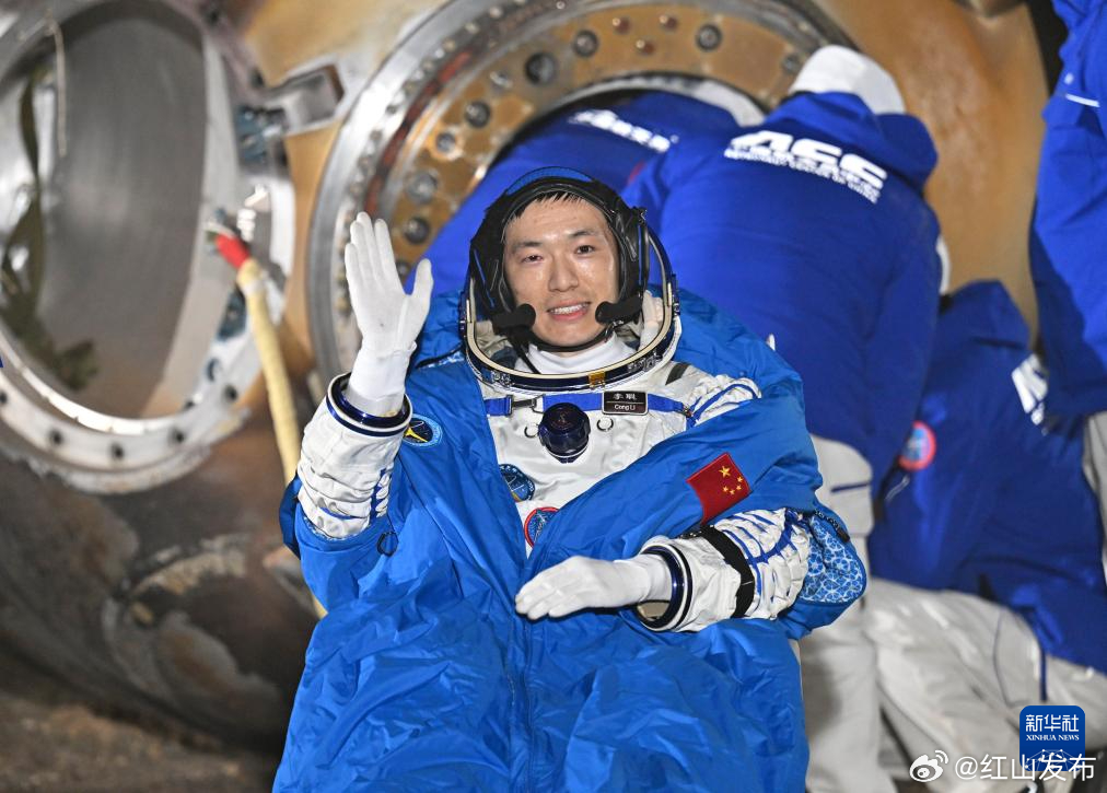 航天员返回第一顿吃牛肉面驴肉火烧