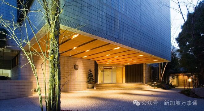 新加坡前外交官在澡堂偷拍男学生