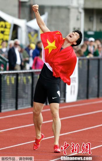 美国选手打破刘翔纪录 12秒87夺冠