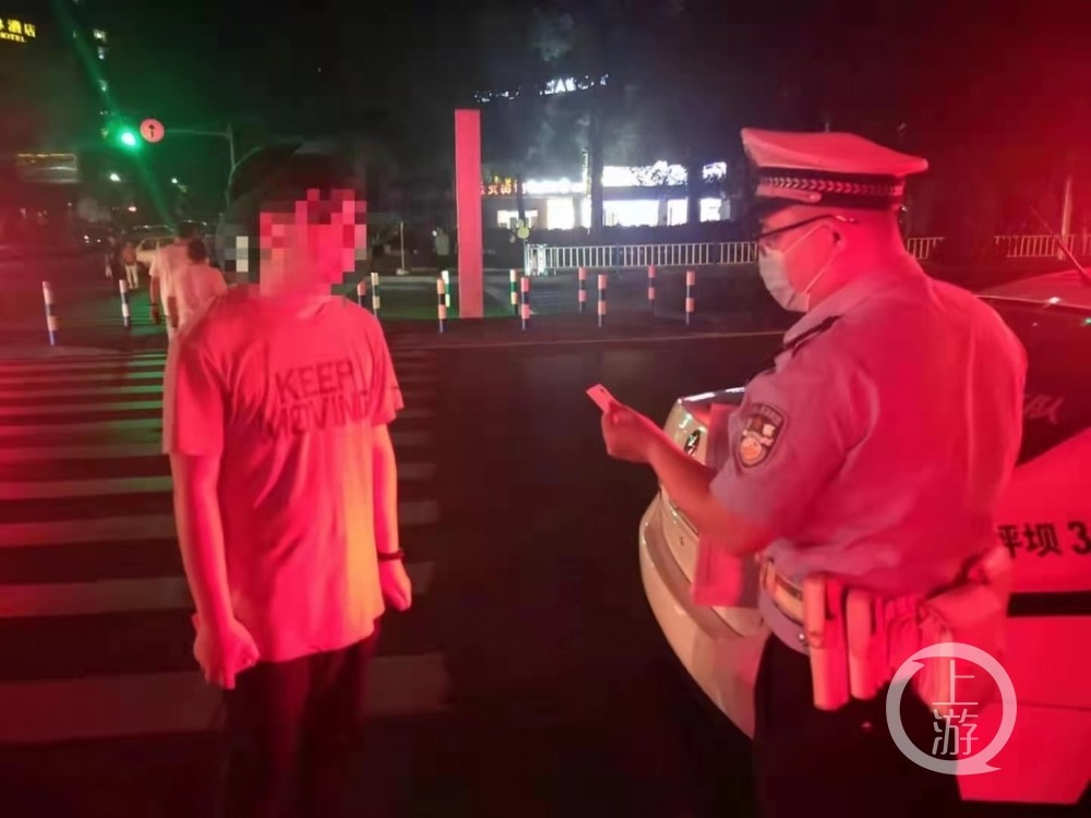 出门旅游被羊打劫了