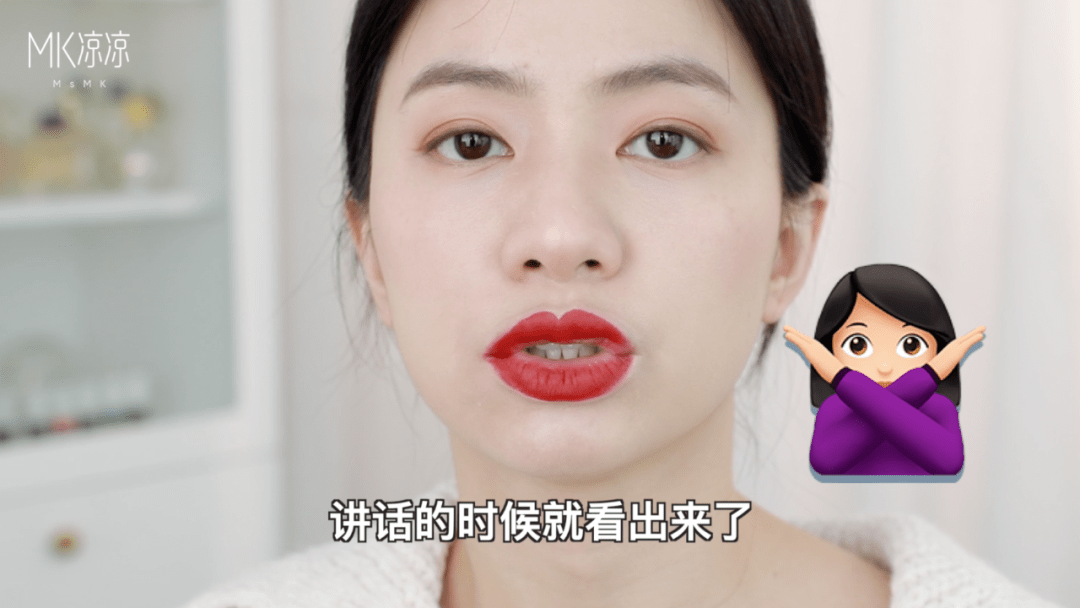 男子突然变丑 下唇比上唇厚一倍