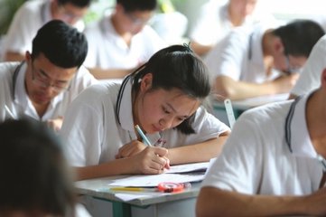 男孩放弃二本上大专学烹饪