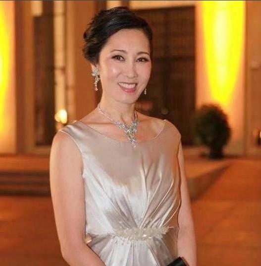 王健林已被冻结4.9亿股权
