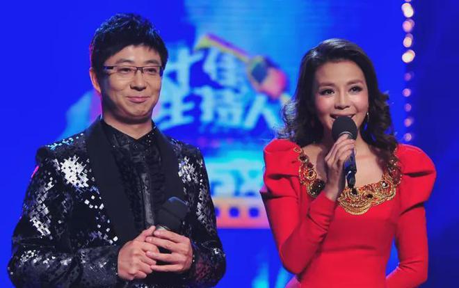 央视主持人朱迅在景区救人