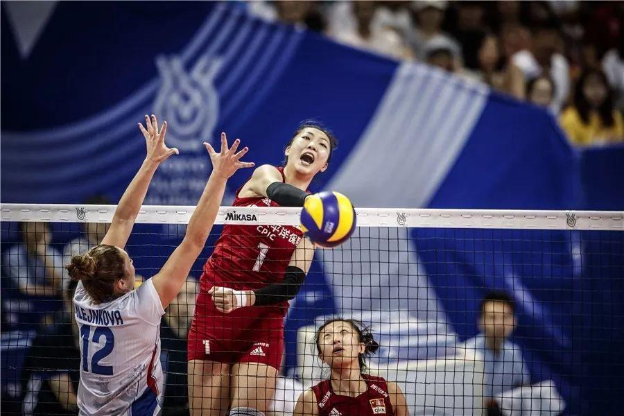 中国女排3-1击败捷克